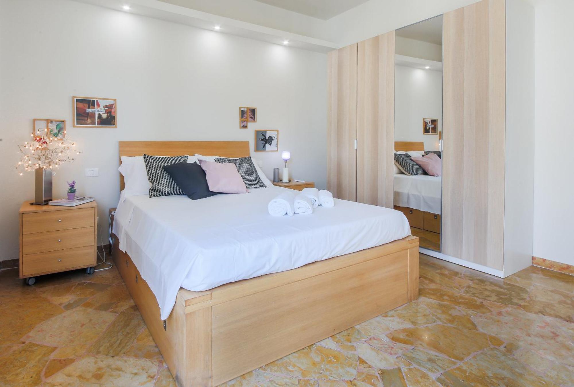 - Rosselli 3bdr With Balcony Apartamento